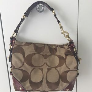 Coach Carly shoulder bag, mulberry signature